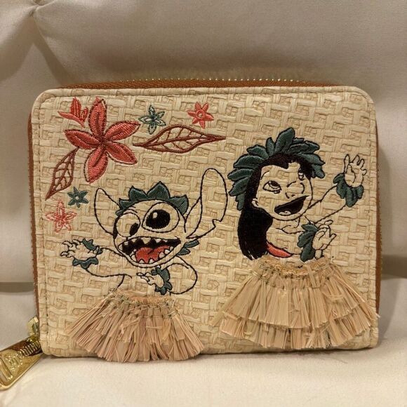 Loungefly X Disney Lilo & Stitch Hula Floral Small Zip Wallet NWT 🌴 - Picture 1 of 8